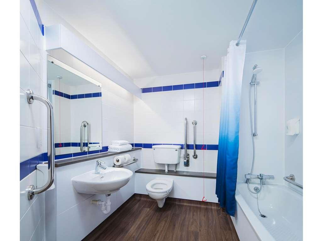 Travelodge Rose Street Эдинбург Номер фото