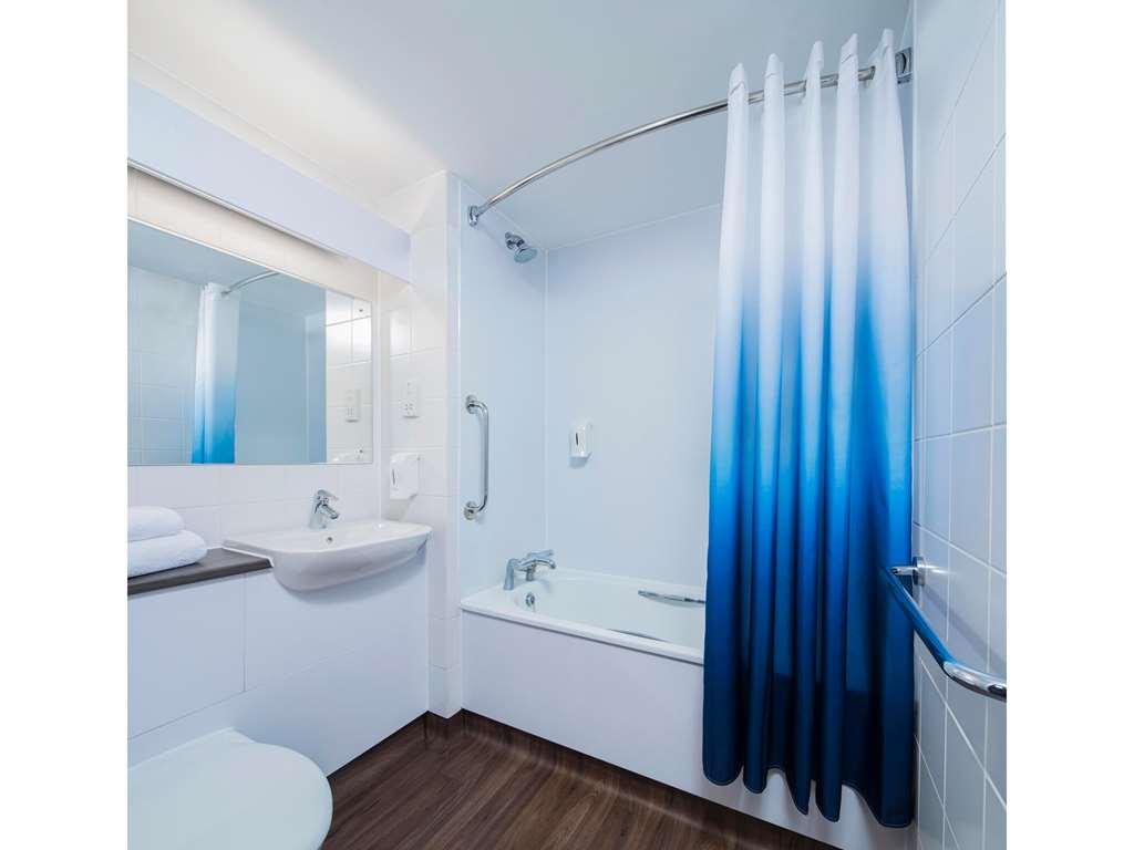 Travelodge Rose Street Эдинбург Номер фото