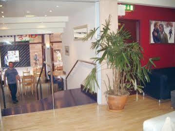 Travelodge Rose Street Эдинбург Экстерьер фото