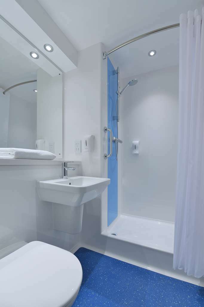 Travelodge Rose Street Эдинбург Номер фото