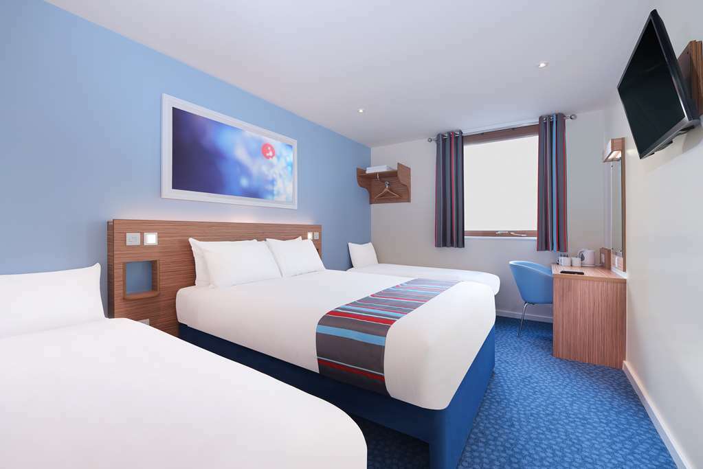 Travelodge Rose Street Эдинбург Номер фото