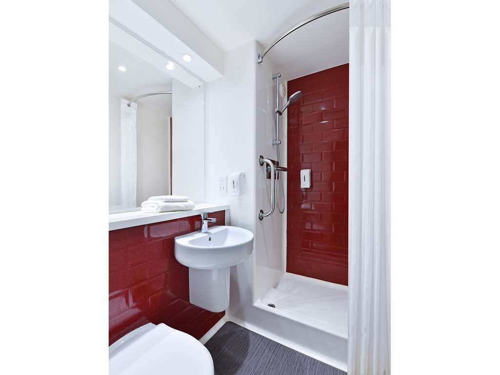 Travelodge Rose Street Эдинбург Номер фото